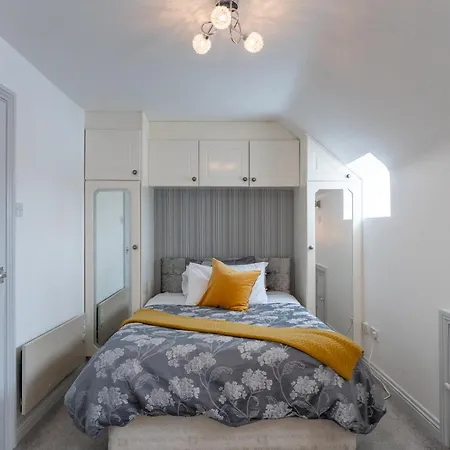 Three-bedroom In Tulfarris Village, Wicklow Vakantiehuis *