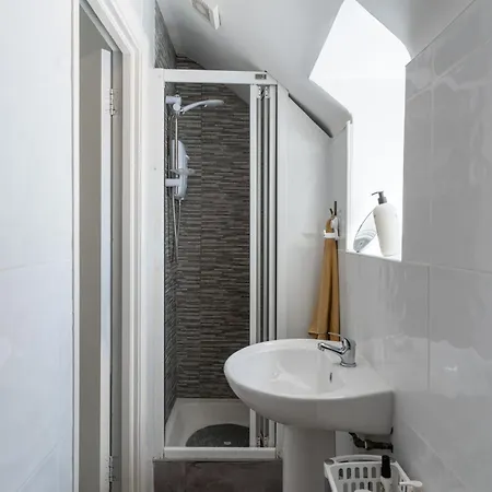 Three-bedroom In Tulfarris Village, Wicklow Vakantiehuis Blessington