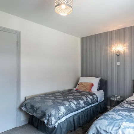 Three-bedroom In Tulfarris Village, Wicklow Vakantiehuis Blessington